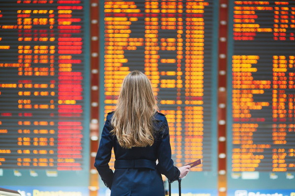 Volo cancellato decesso del copilota